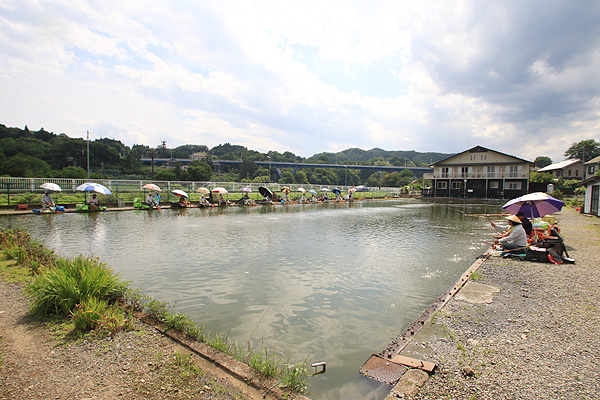 秋川フィッシングセンター（閉店）山田大橋からすぐ写真